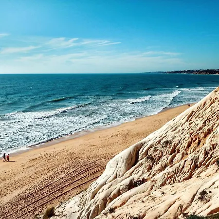 2 Bedrooms Appartement At Portimao 300 M Away From The Beach With Sea View And Furnished Garden Lejlighed
