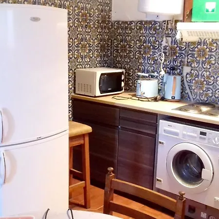 2 Bedrooms Appartement At Portimao 300 M Away From The Beach With Sea View And Furnished Garden *